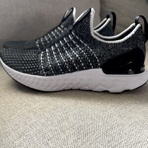 Women’s Nike React Phantom Run Flyknit